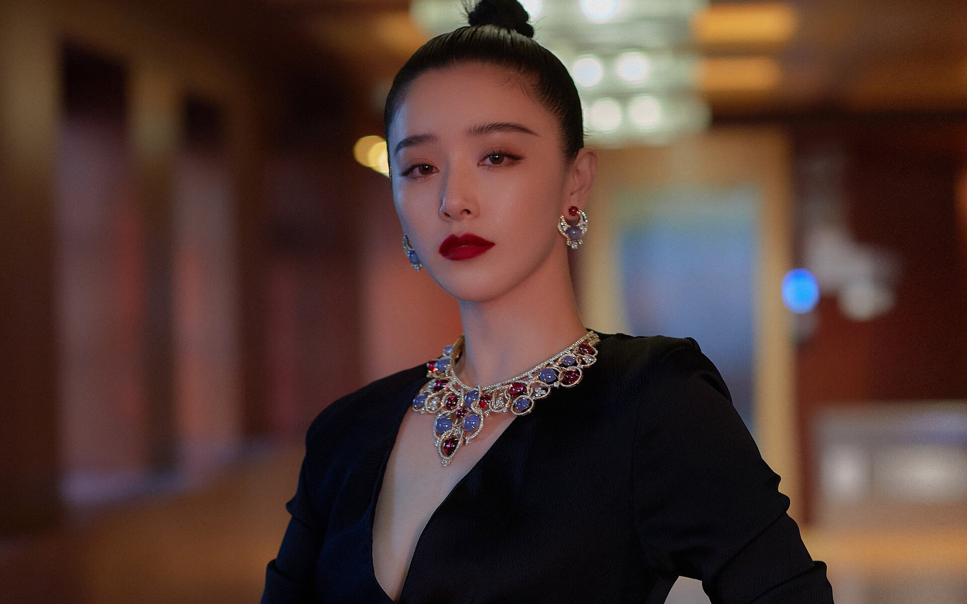 五大联赛裁判争议判罚对比赛走势的潜在影响，五大联赛裁判薪资